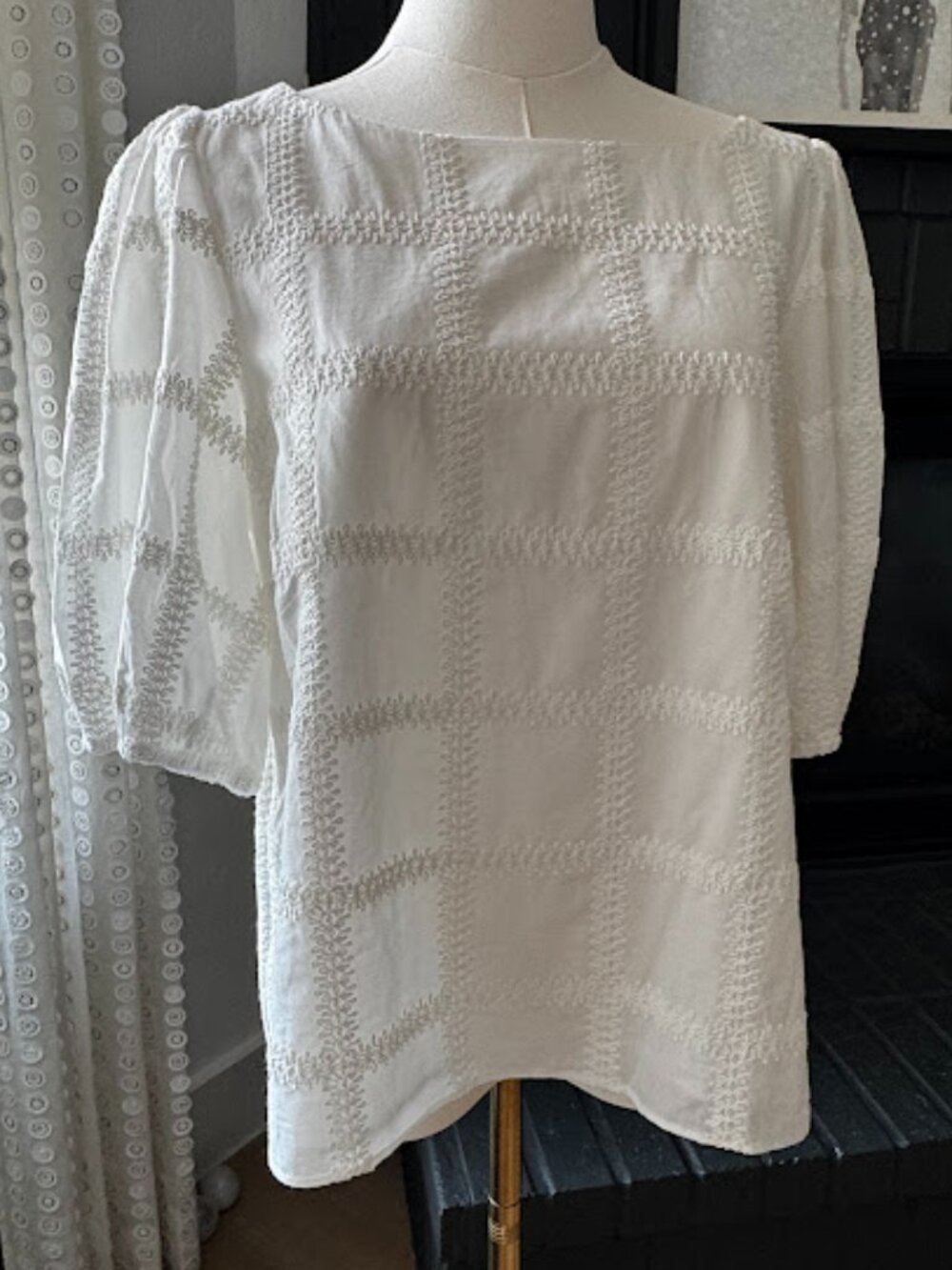 Ann Taylor White Textured Square Stitch Blouse